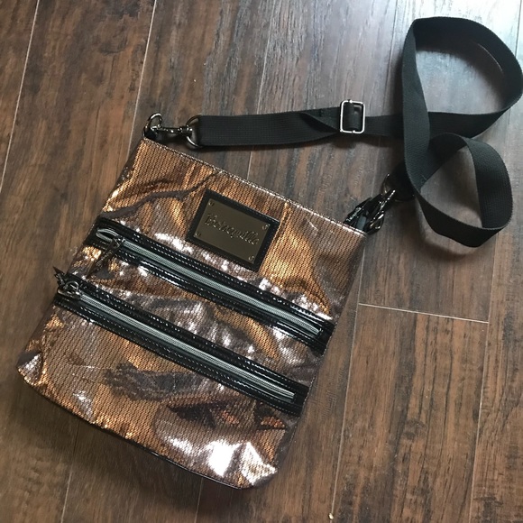 Betsey Johnson Handbags - ❤️Betsey Johnson Sequin Rose Gold Crossbody Bag